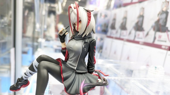 明日方舟 压泡面人偶—W·能量联结款—