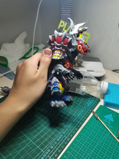 奥特怪兽进阶系列 尼吉卡加绮+阿斯加隆专用模组2装备