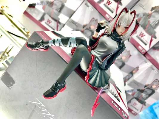 明日方舟 压泡面人偶—W·能量联结款—