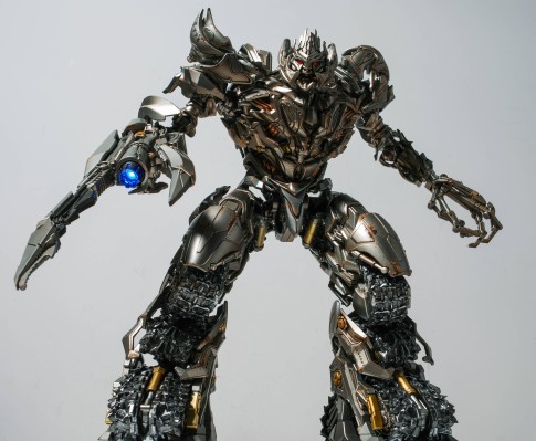 AMK PRO系列 《变形金刚：卷土重来》 威震天