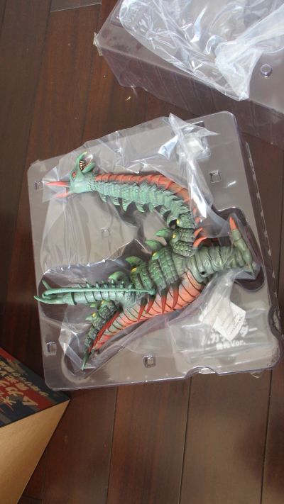 大怪兽系列 莫卡旦达 发光版