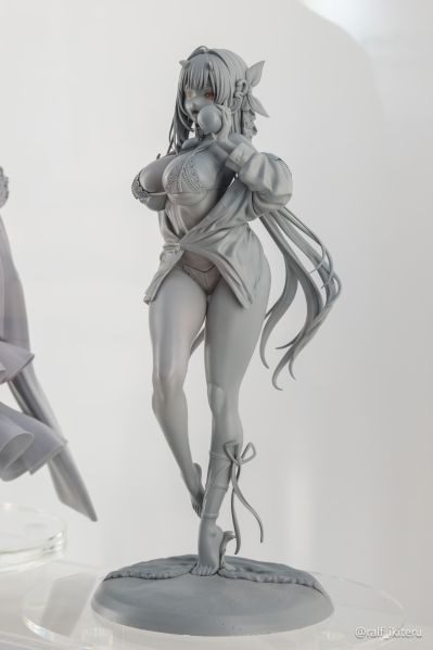 胜利女神：妮姬 毒蛇：爱情光芒