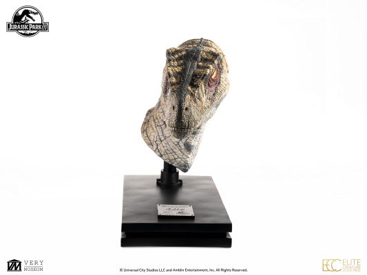 侏罗纪公园3：雌性迅猛龙半身像