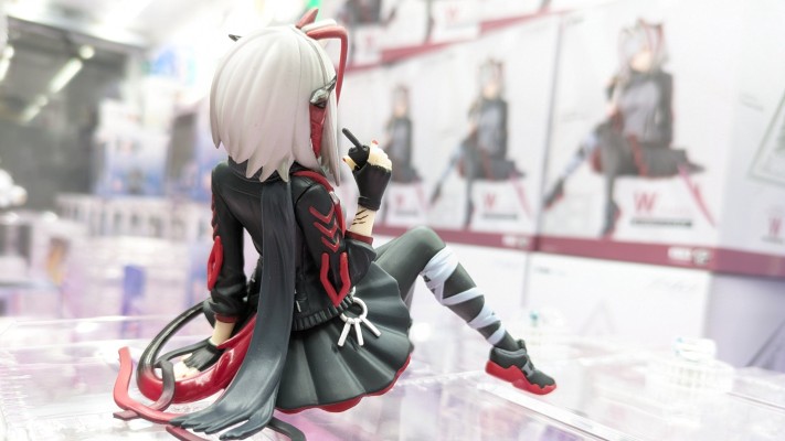 明日方舟 压泡面人偶—W·能量联结款—