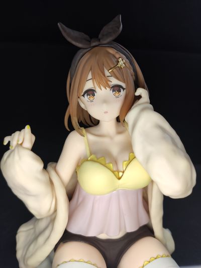 TAITO抽彩 莱莎的炼金工房～常暗女王与秘密藏身处～动画版 闪耀夜空与秘密晚会 A奖 莱莎人偶