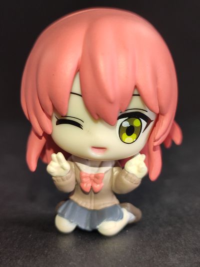 孤独摇滚！可以藏在纸盒里的纽带乐队坐姿人偶