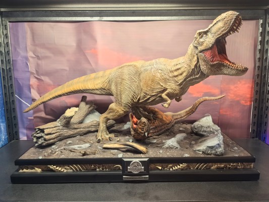 LMCJW2-07 侏罗纪世界2 霸王龙与食肉牛龙