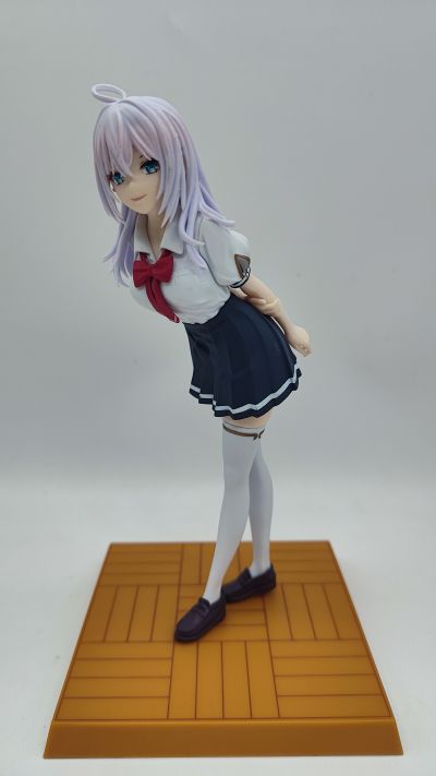 不时用俄语小声说真心话的邻桌艾莉同学动画版 Luminasta “艾莉”夏季校服