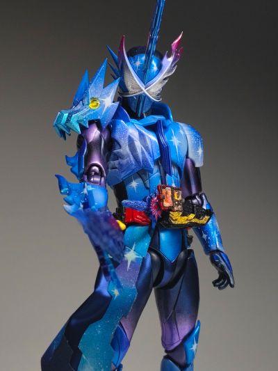 S.H.Figuarts  假面骑士十圣刃