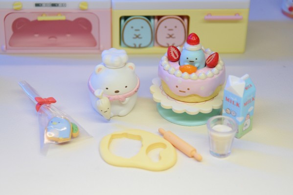 角落小伙伴  大家一起做甜点