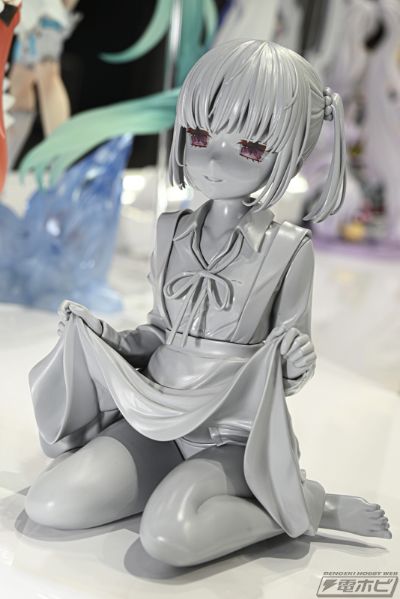 Silky Slinky 裸腿少女