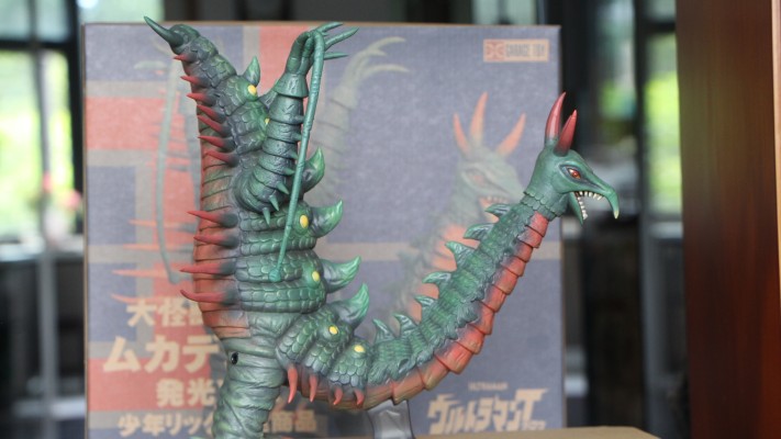 大怪兽系列 莫卡旦达 发光版