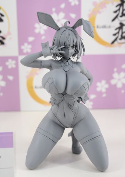 -樱-  索菲亚· F· 希琳 蓝色兔女郎