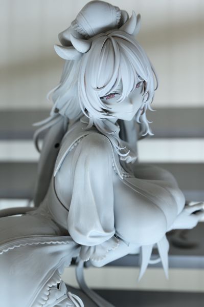 修女 米露希·荷露斯塔娜