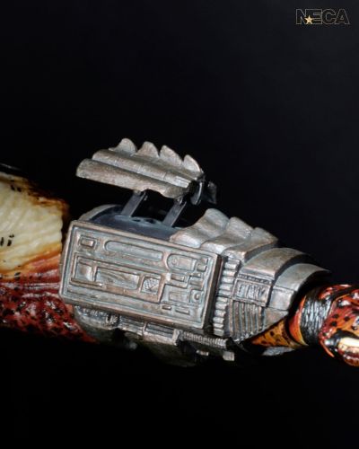 铁血战士 2 – 城市猎人铁血战士带 LED 灯 1/4 比例可动人偶