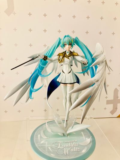 Lucrea  高达45周年联名初音未来 初音未来·飞翼高达零式EW形态