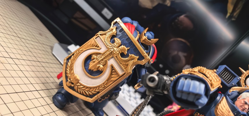 战锤40000：星际战士 极限战士 马尔纽斯·卡尔加，战团长 配备MKⅩ格拉维斯装甲和奥特拉马拳套