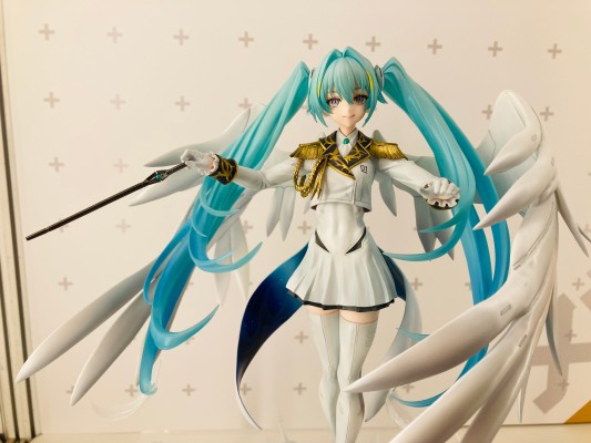 Lucrea  高达45周年联名初音未来 初音未来·飞翼高达零式EW形态