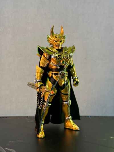 S.H.Figuarts（真骨雕制法） 黄金骑士牙狼（冴岛钢牙）牙狼20周年纪念版