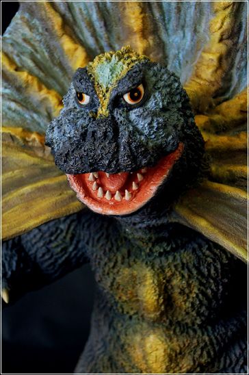 大怪兽系列 奥特曼篇 卷领恐龙 吉拉斯