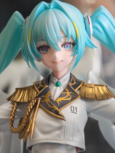 Lucrea  高达45周年联名初音未来 初音未来·飞翼高达零式EW形态