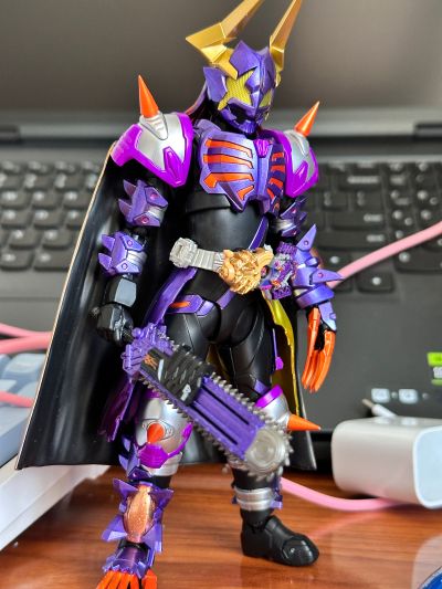 S.H.Figuarts 假面骑士霸牛 狂热僵尸形态（邪魔神）