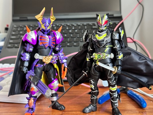 S.H.Figuarts 假面骑士霸牛 狂热僵尸形态（邪魔神）