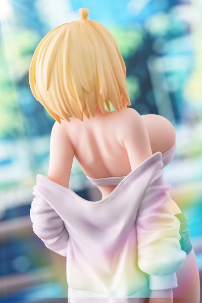 索菲亚· F· 希琳 夏日装束