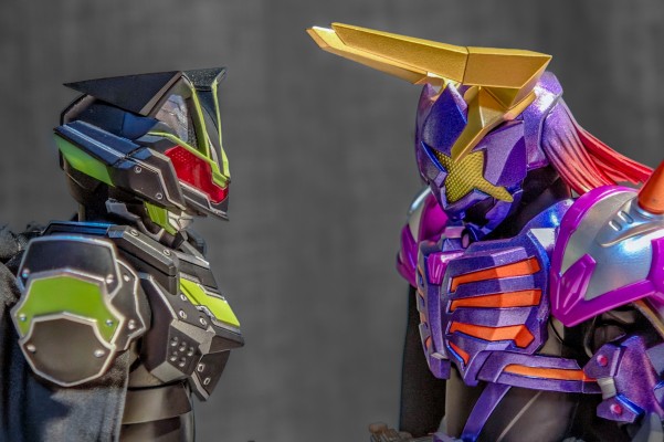S.H.Figuarts 假面骑士霸牛 狂热僵尸形态（邪魔神）