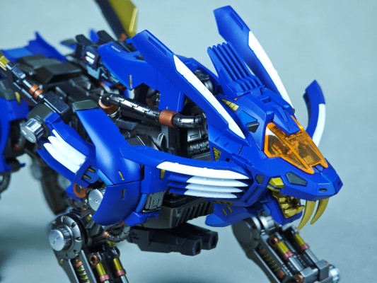 REALIZE MODEL 索斯机兽  RMZ-02 咆哮虐杀龙