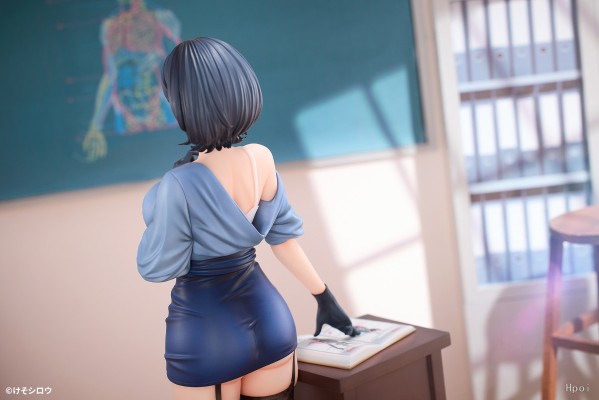 天然呆美术老师 瑠美