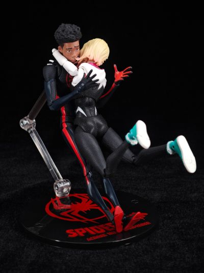 S.H.Figuarts  蜘蛛侠（迈尔斯·莫拉莱斯）（蜘蛛侠：纵横宇宙）