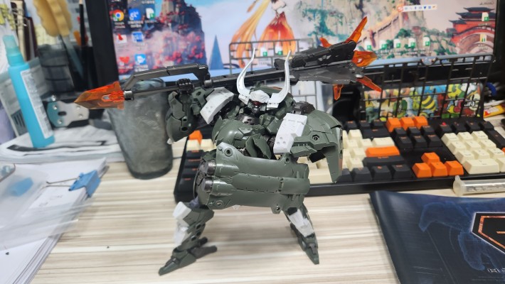 六角机牙 豪腕λ 狼战士