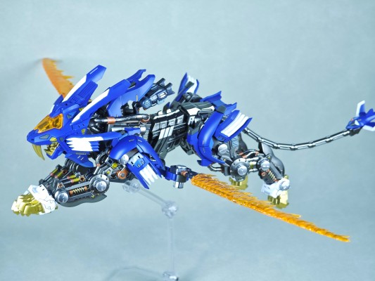 REALIZE MODEL 索斯机兽  RMZ-02 咆哮虐杀龙