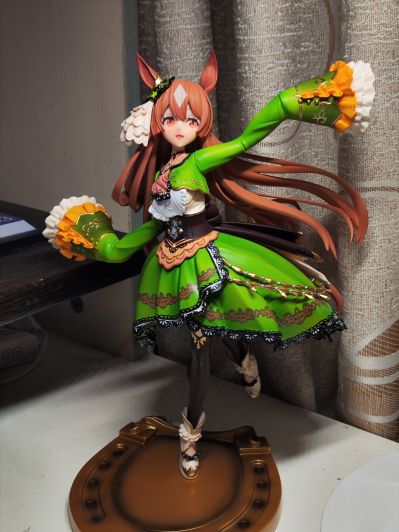 赛马娘 里见光钻