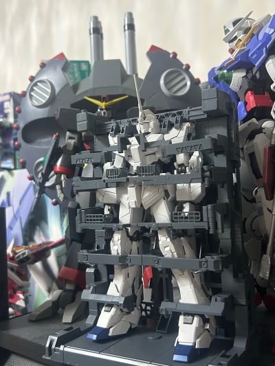 MG 机动战士高达UC RX-0独角兽高达 HD Color + MS Cage 