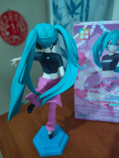 初音未来联名时尚魔女拉芙与贝莉 Desktop×Decorate Collections“初音未来”贝莉衣装款