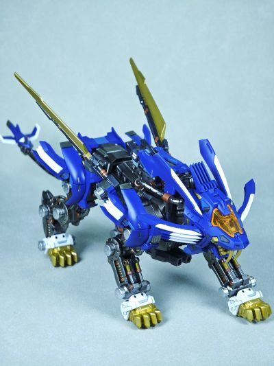 REALIZE MODEL 索斯机兽  RMZ-02 咆哮虐杀龙