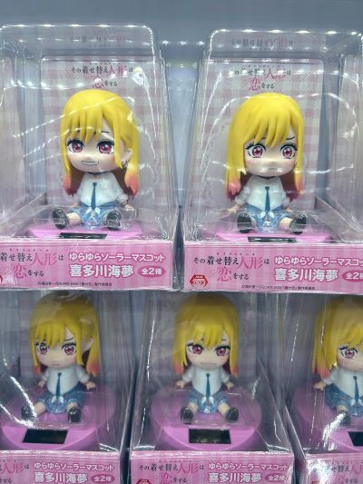 更衣人偶坠入爱河 摇摇太阳能摆件 喜多川海梦