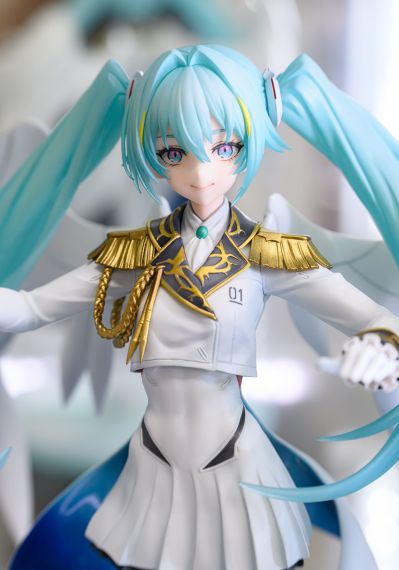 Lucrea  高达45周年联名初音未来 初音未来·飞翼高达零式EW形态