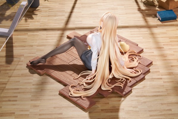 碧蓝航线 怨仇 办公室的“意外”1/7比例手办