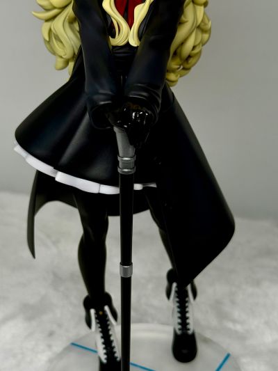 蔚蓝档案 拄拐笑面教授