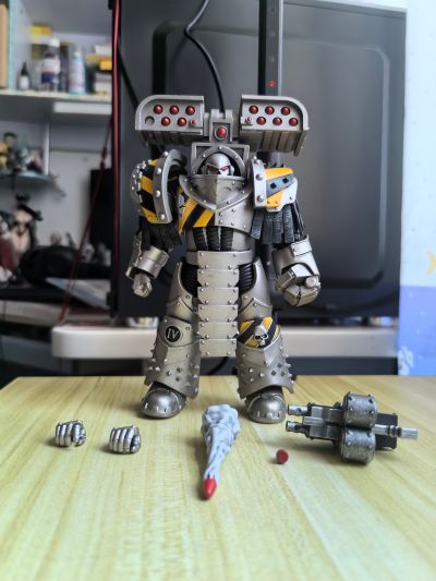 战锤：荷鲁斯之乱 钢铁勇士 配备火箭发射器的暴君攻城终结者