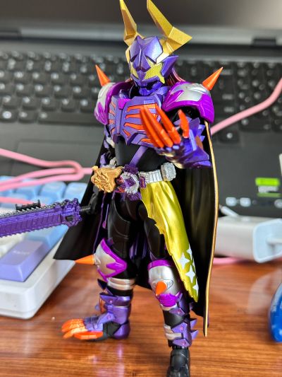 S.H.Figuarts 假面骑士霸牛 狂热僵尸形态（邪魔神）