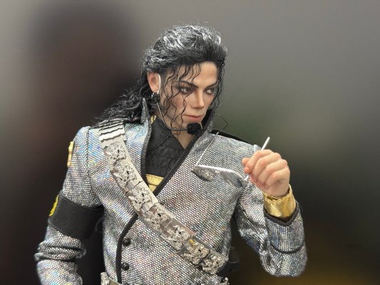 名人堂系列 迈克尔·杰克逊 收藏级可动人偶