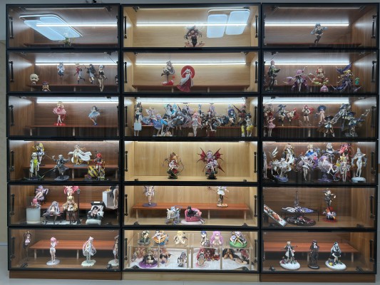 换了新柜子，可惜爱莉太高了放不进去