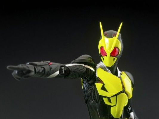 S.H.Figuarts 假面骑士零一 假面骑士零一 高跃飞蝗 假面骑士50周年纪念版