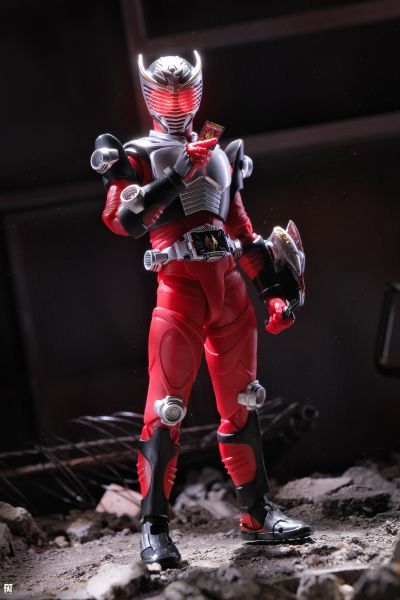 S.H.Figuarts（真骨雕制法） 假面骑士龙骑