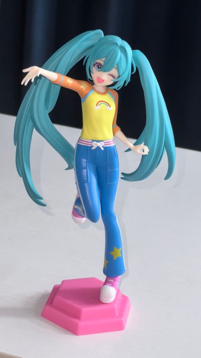 初音未来联名时尚魔女拉芙与贝莉 Desktop×Decorate Collections“初音未来”拉芙衣装款