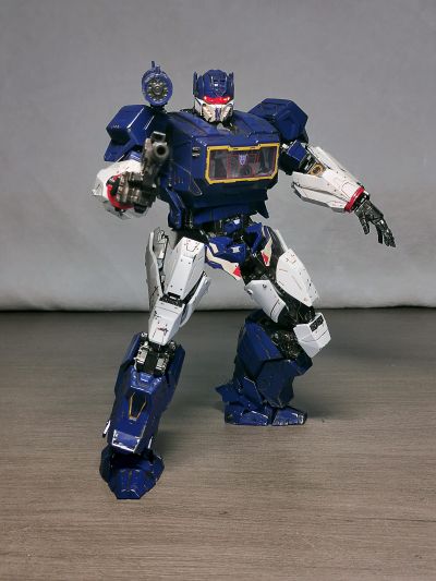 AMK Pro系列 变形金刚：大黄蜂 声波